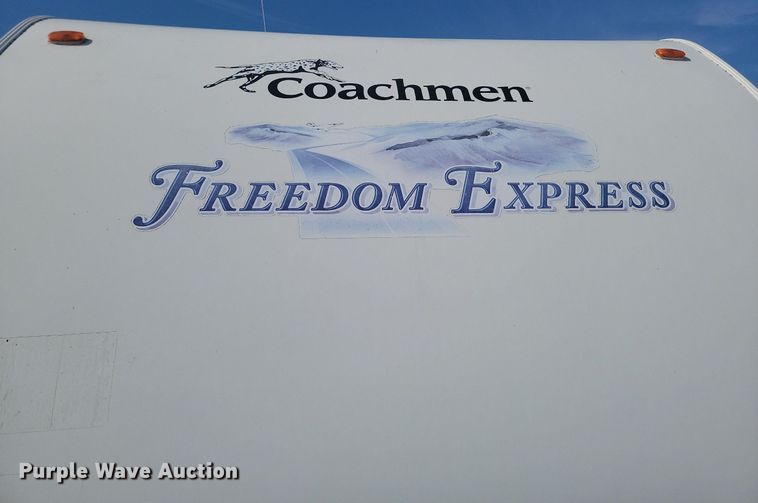 image for item JG9766 2011 Forrest River Coachmen  camper