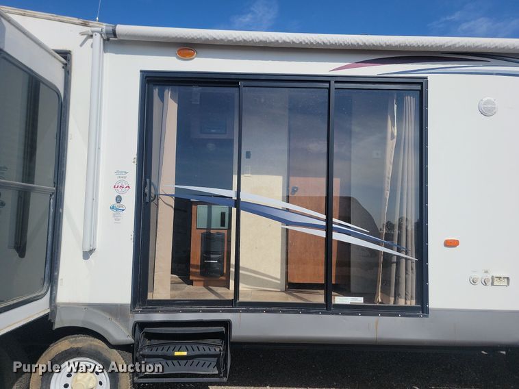 image for item JG9767 2014 Estate Villa  camper