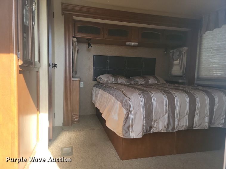 image for item JG9767 2014 Estate Villa  camper