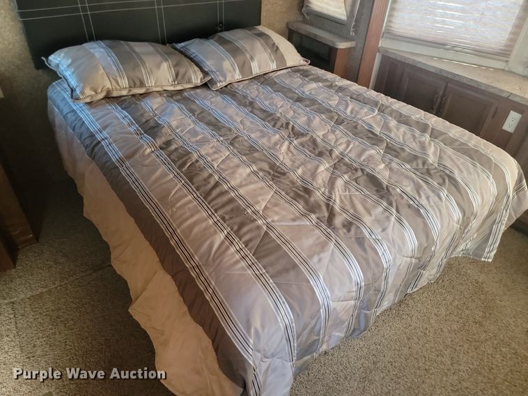 image for item JG9767 2014 Estate Villa  camper