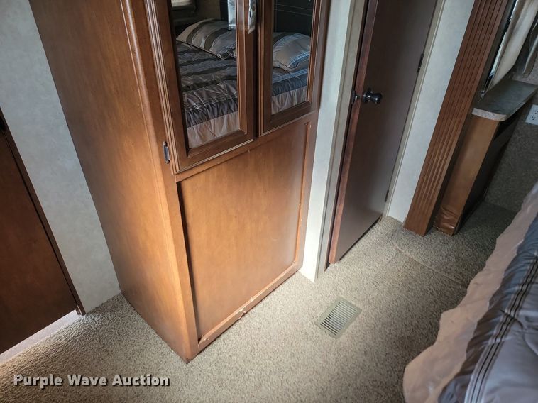 image for item JG9767 2014 Estate Villa  camper