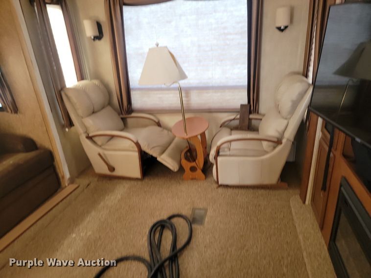 image for item JG9767 2014 Estate Villa  camper