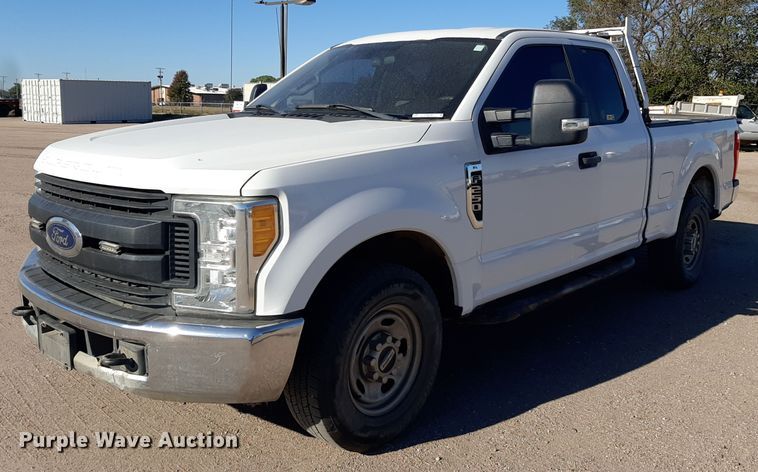 image for item KD9169 2017 Ford F250 Super Duty  SuperCab pickup truck