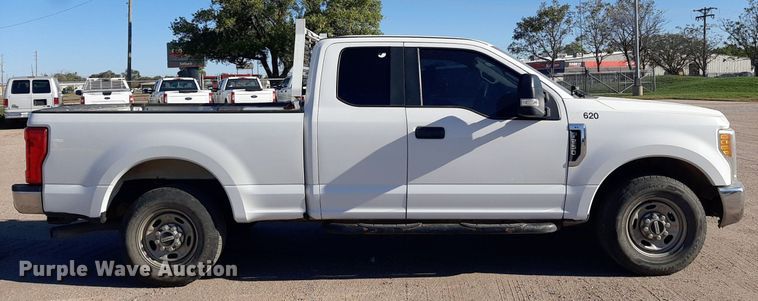 image for item KD9169 2017 Ford F250 Super Duty  SuperCab pickup truck