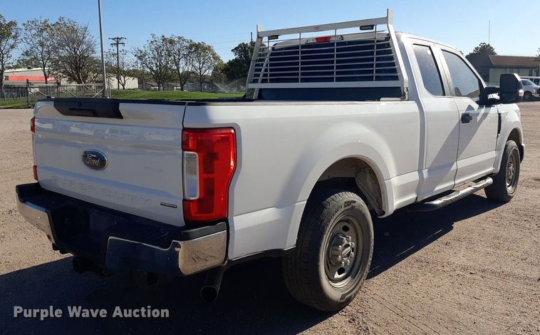 image for item KD9169 2017 Ford F250 Super Duty  SuperCab pickup truck
