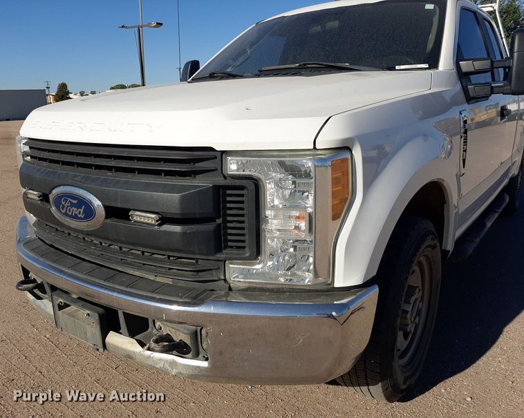 image for item KD9169 2017 Ford F250 Super Duty  SuperCab pickup truck