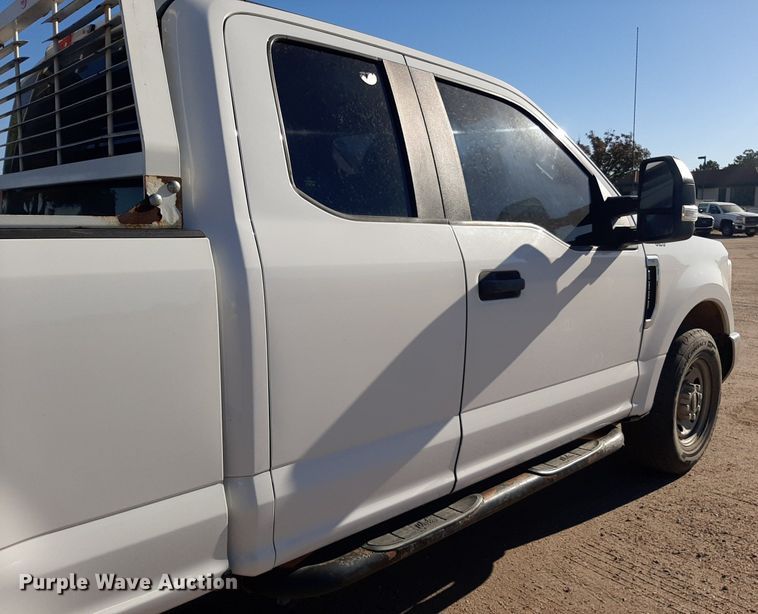 image for item KD9169 2017 Ford F250 Super Duty  SuperCab pickup truck