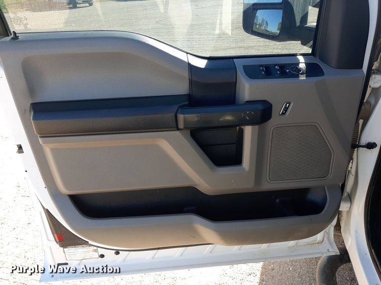 image for item KD9169 2017 Ford F250 Super Duty  SuperCab pickup truck