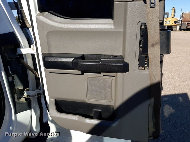 image for item KD9169 2017 Ford F250 Super Duty  SuperCab pickup truck