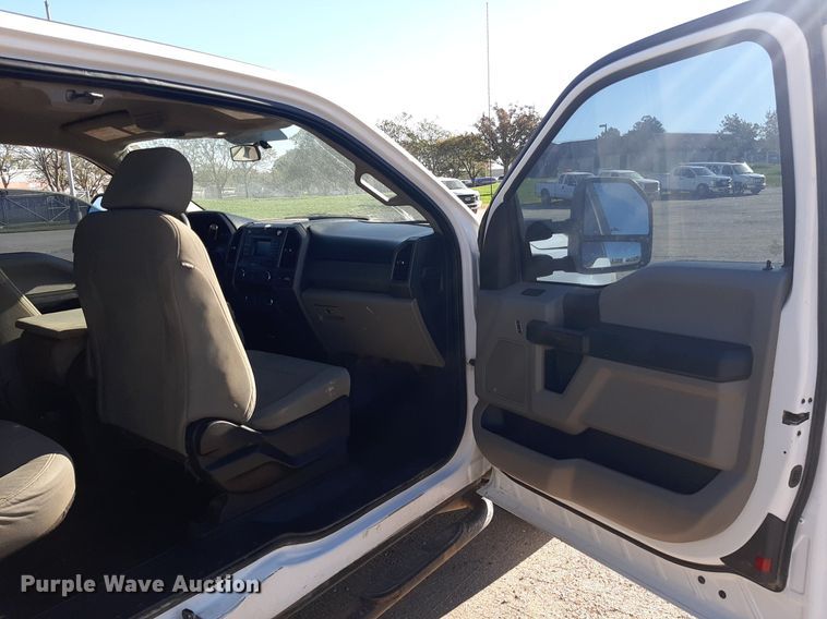 image for item KD9169 2017 Ford F250 Super Duty  SuperCab pickup truck