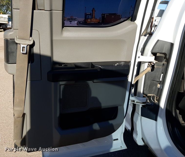 image for item KD9169 2017 Ford F250 Super Duty  SuperCab pickup truck