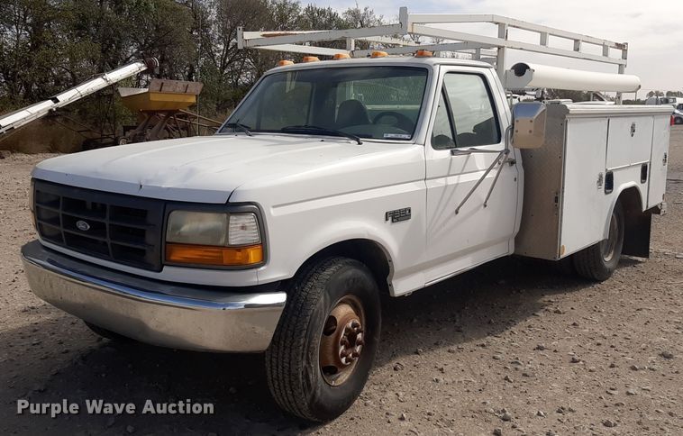 image for item KD9173 1996 Ford F350 XL  utility bed pickup truck