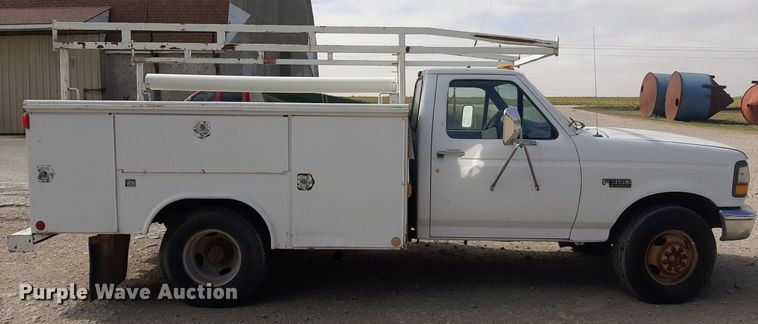image for item KD9173 1996 Ford F350 XL  utility bed pickup truck