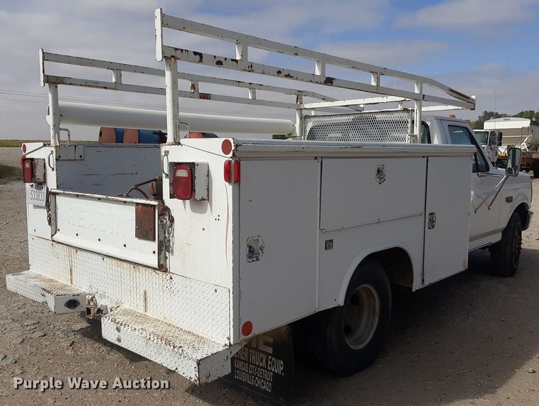 image for item KD9173 1996 Ford F350 XL  utility bed pickup truck