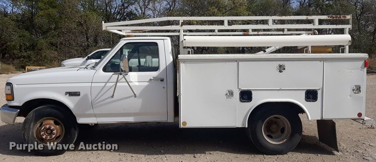 image for item KD9173 1996 Ford F350 XL  utility bed pickup truck