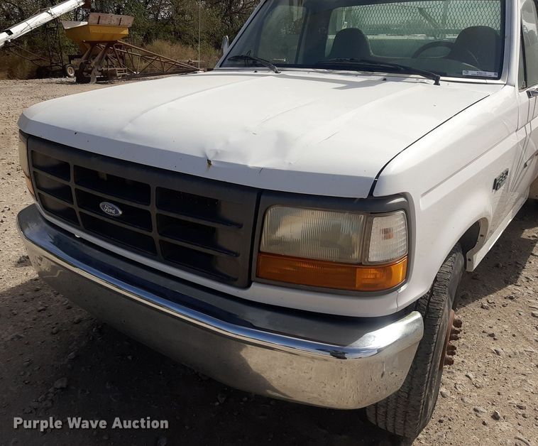 image for item KD9173 1996 Ford F350 XL  utility bed pickup truck