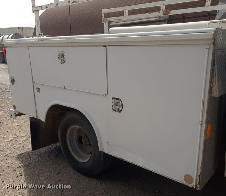 image for item KD9173 1996 Ford F350 XL  utility bed pickup truck