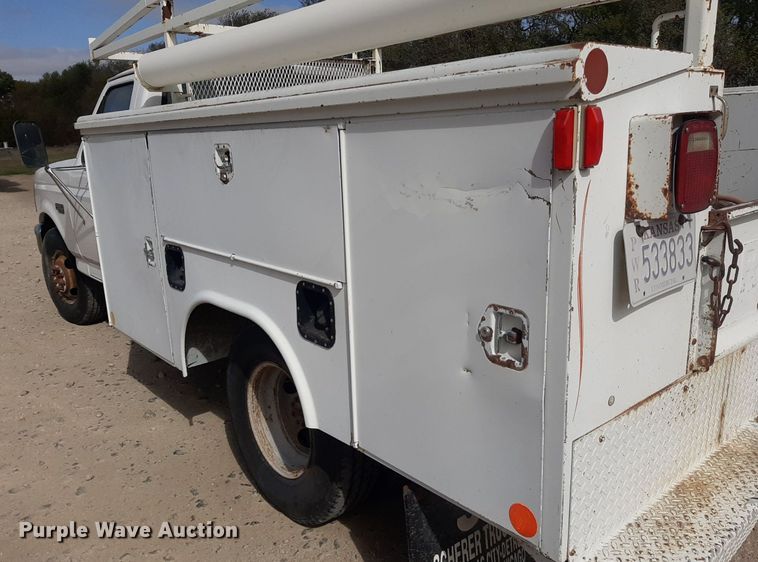 image for item KD9173 1996 Ford F350 XL  utility bed pickup truck