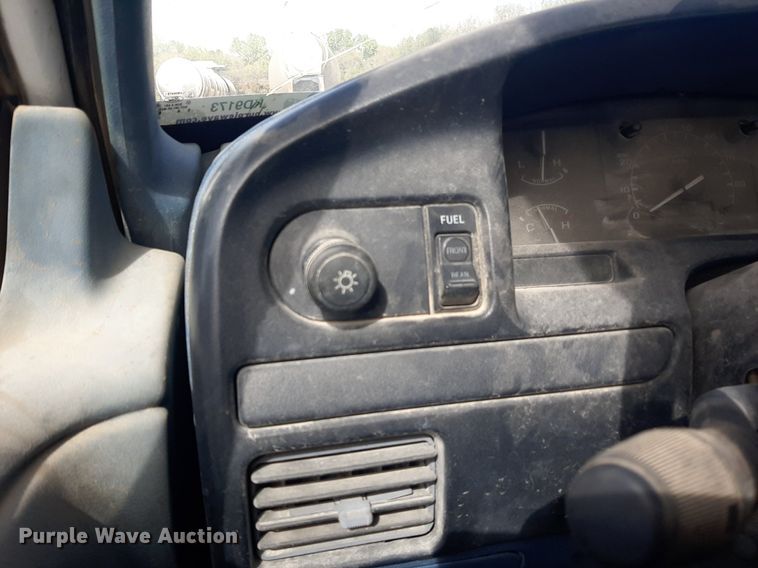 image for item KD9173 1996 Ford F350 XL  utility bed pickup truck