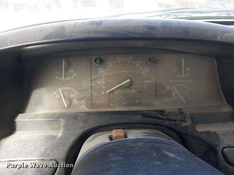 image for item KD9173 1996 Ford F350 XL  utility bed pickup truck