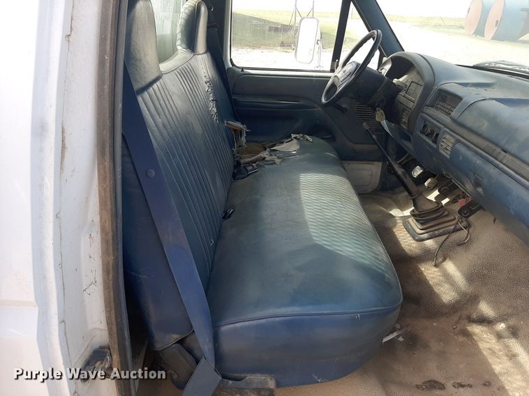 image for item KD9173 1996 Ford F350 XL  utility bed pickup truck