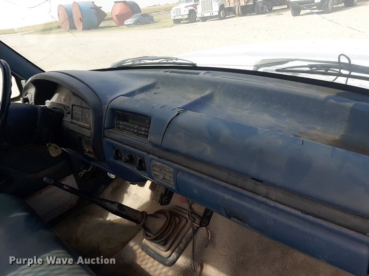 image for item KD9173 1996 Ford F350 XL  utility bed pickup truck