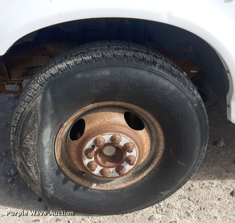 image for item KD9173 1996 Ford F350 XL  utility bed pickup truck