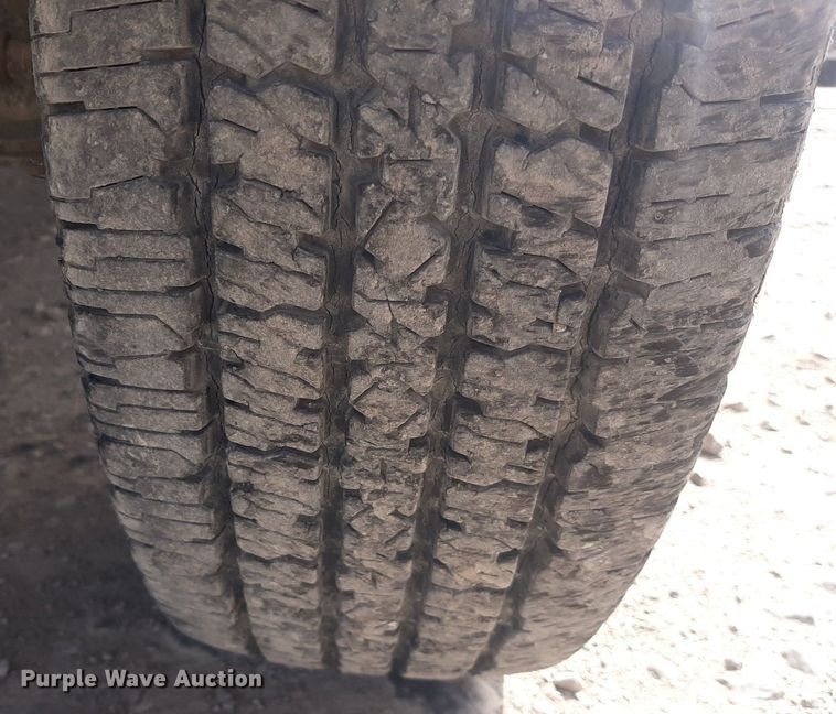 image for item KD9173 1996 Ford F350 XL  utility bed pickup truck