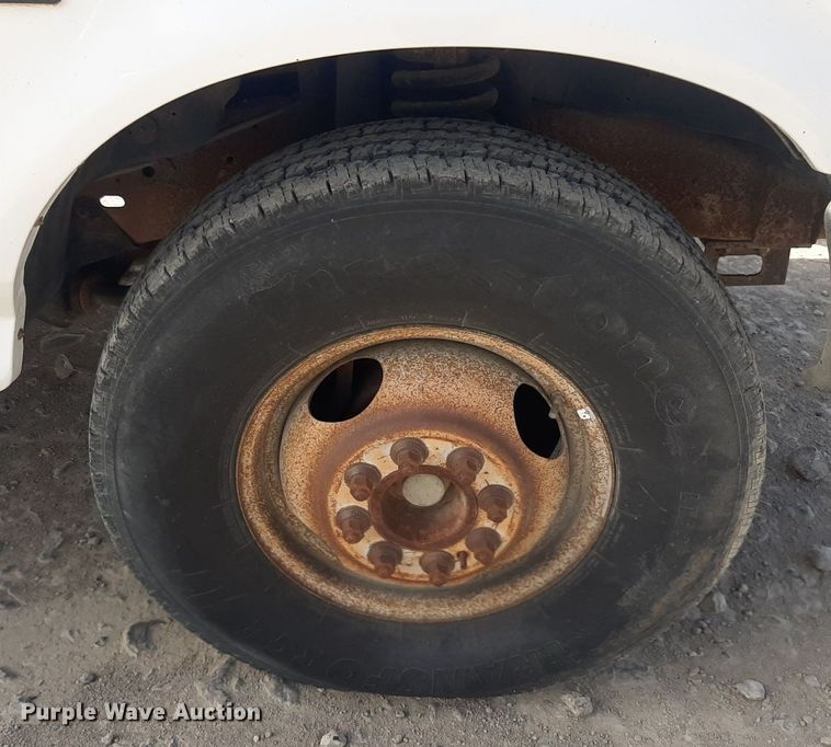 image for item KD9173 1996 Ford F350 XL  utility bed pickup truck