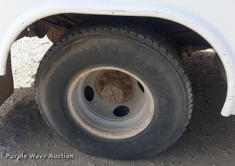 image for item KD9173 1996 Ford F350 XL  utility bed pickup truck