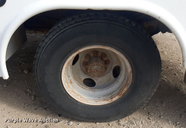 image for item KD9173 1996 Ford F350 XL  utility bed pickup truck