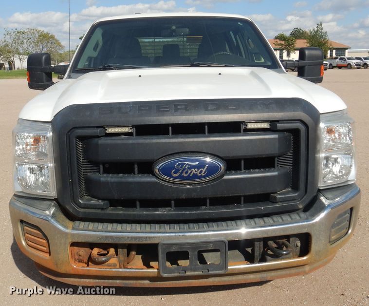 image for item KD9204 2016 Ford F250 Super Duty  Crew Cab pickup truck
