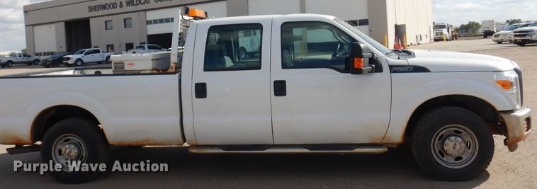 image for item KD9204 2016 Ford F250 Super Duty  Crew Cab pickup truck