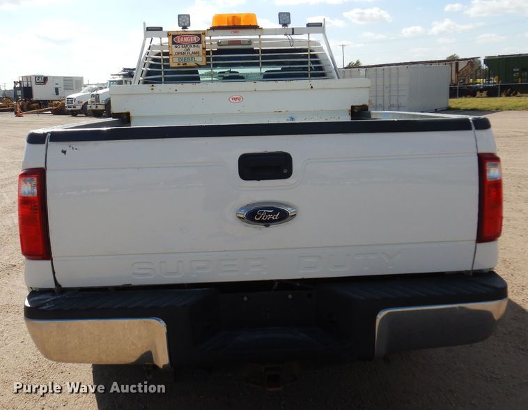 image for item KD9204 2016 Ford F250 Super Duty  Crew Cab pickup truck