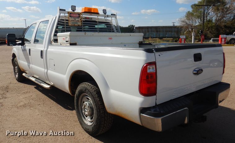 image for item KD9204 2016 Ford F250 Super Duty  Crew Cab pickup truck