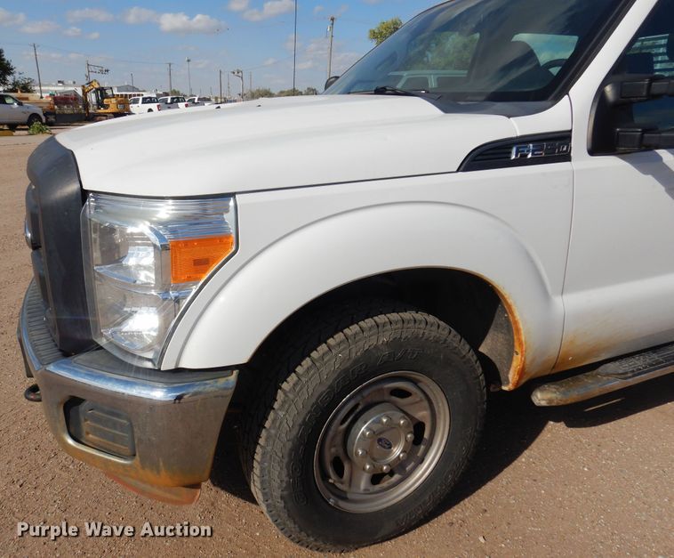 image for item KD9204 2016 Ford F250 Super Duty  Crew Cab pickup truck