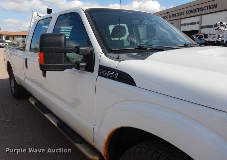 image for item KD9204 2016 Ford F250 Super Duty  Crew Cab pickup truck