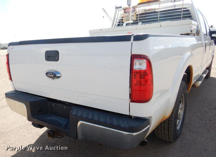 image for item KD9204 2016 Ford F250 Super Duty  Crew Cab pickup truck