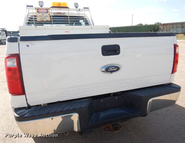 image for item KD9204 2016 Ford F250 Super Duty  Crew Cab pickup truck
