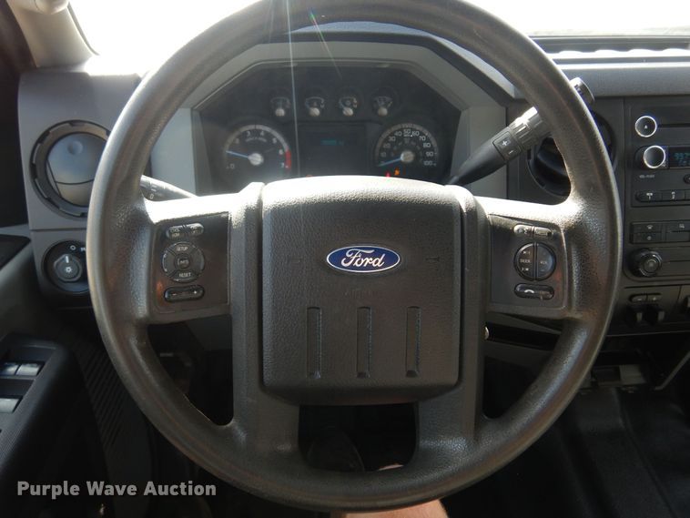 image for item KD9204 2016 Ford F250 Super Duty  Crew Cab pickup truck