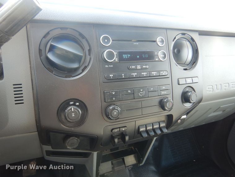 image for item KD9204 2016 Ford F250 Super Duty  Crew Cab pickup truck