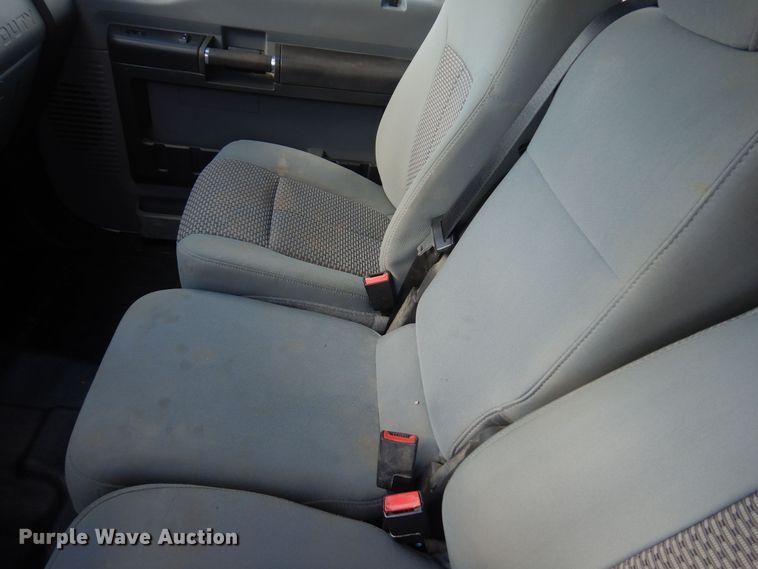 image for item KD9204 2016 Ford F250 Super Duty  Crew Cab pickup truck