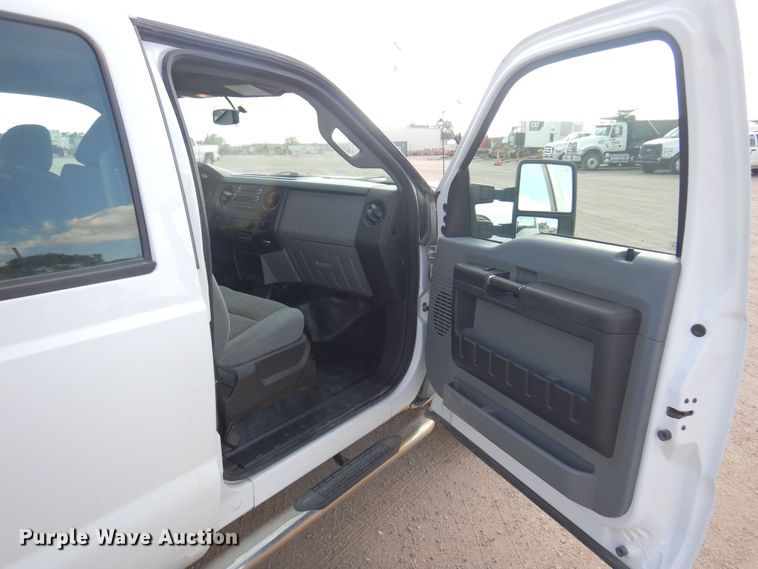 image for item KD9204 2016 Ford F250 Super Duty  Crew Cab pickup truck