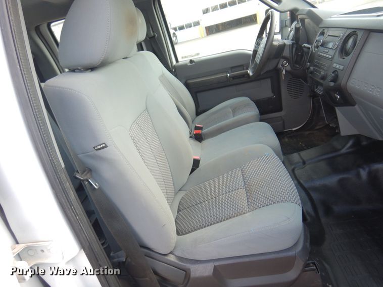 image for item KD9204 2016 Ford F250 Super Duty  Crew Cab pickup truck