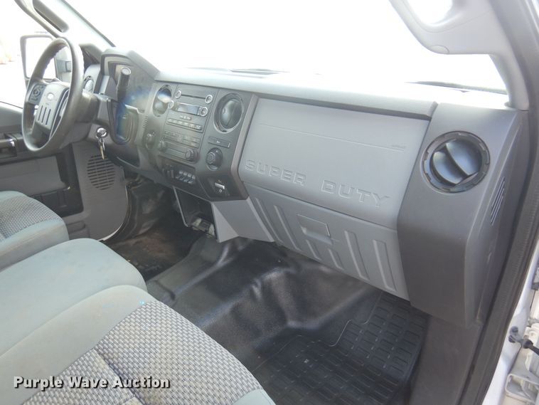 image for item KD9204 2016 Ford F250 Super Duty  Crew Cab pickup truck