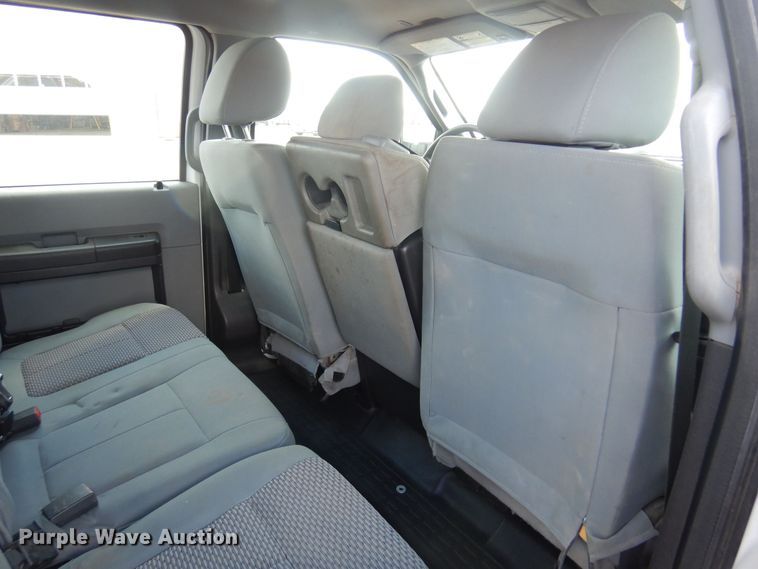 image for item KD9204 2016 Ford F250 Super Duty  Crew Cab pickup truck