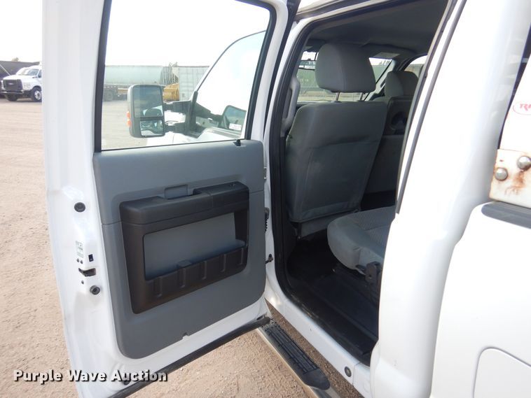 image for item KD9204 2016 Ford F250 Super Duty  Crew Cab pickup truck