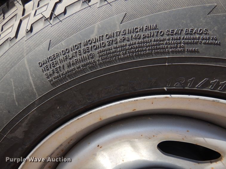 image for item KD9204 2016 Ford F250 Super Duty  Crew Cab pickup truck