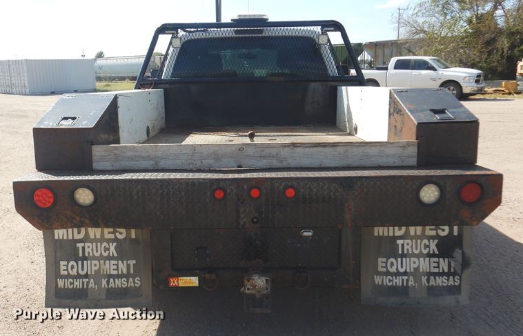 image for item KD9206 2016 Ford F350 Super Duty  SuperCab flatbed pickup truck