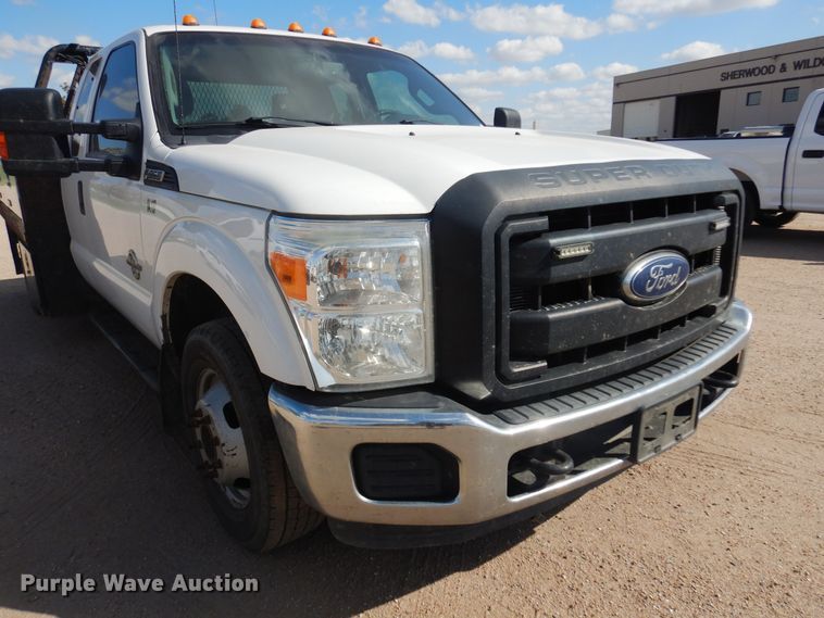 image for item KD9206 2016 Ford F350 Super Duty  SuperCab flatbed pickup truck